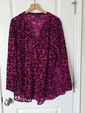 Torrid Magenta Sheer Floral Lace V-Neck Blouse  Size 1 = Large 14/16